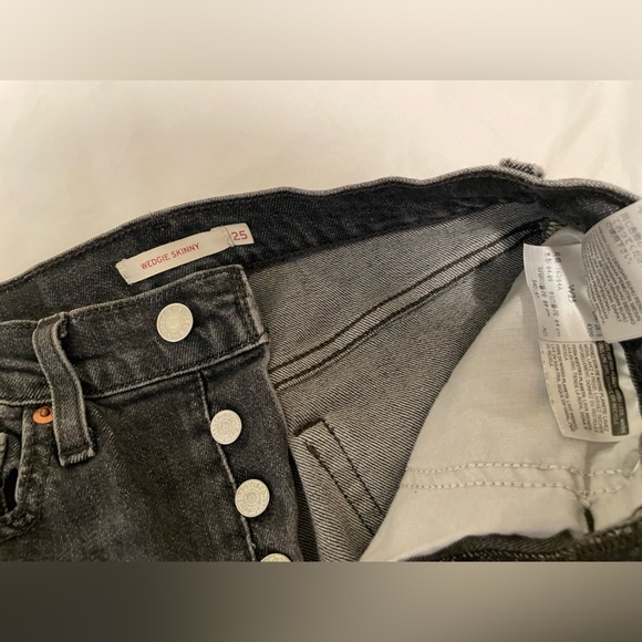 WEDGIE SKINNY LEVIS SIZE 25 - Picture 5 of 9